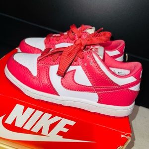 Nike dunk low pink